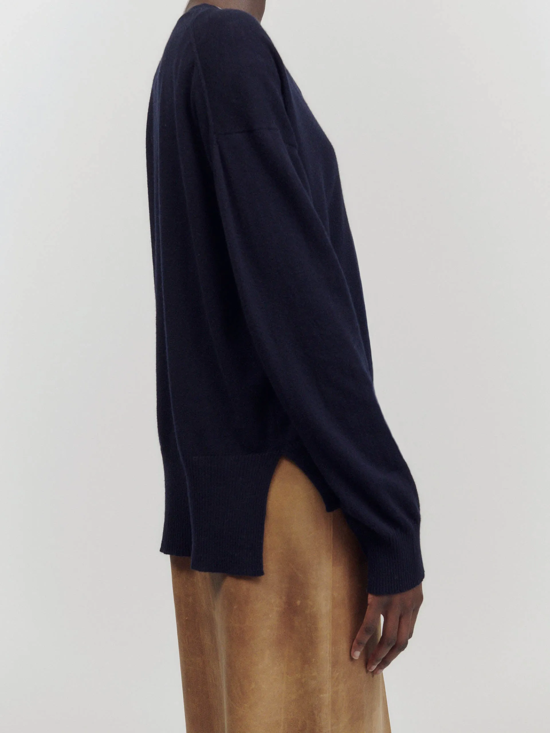 Dark navy Tahra cashmere v-neck